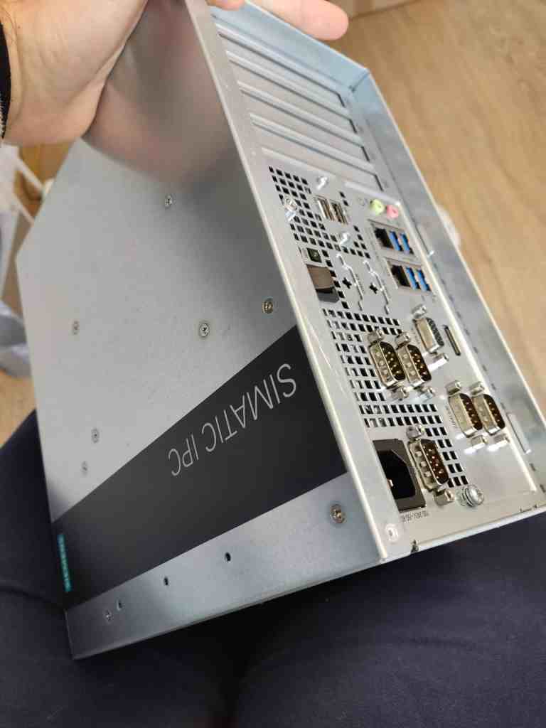 Komputer przemysłowy czym się różni od komputera dla „Kowalskiego”?